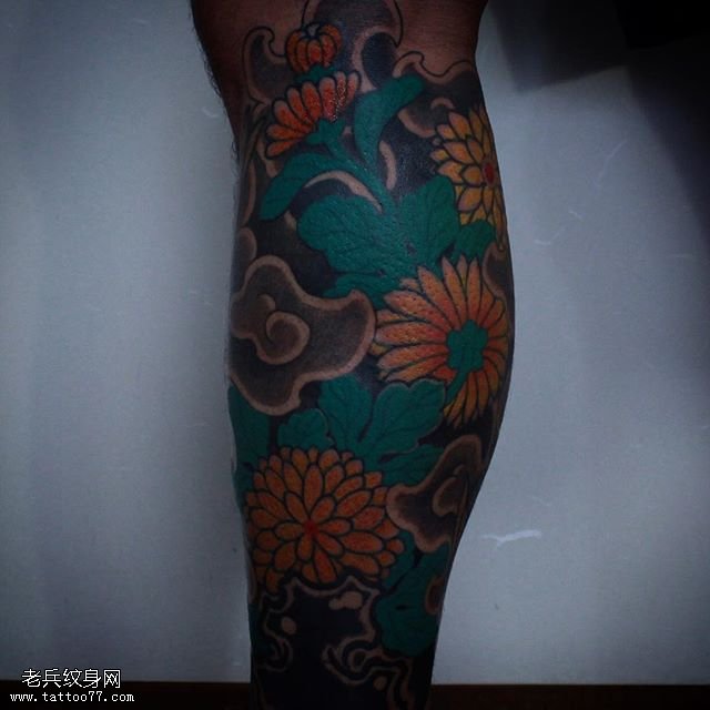 经典彩绘花卉包小腿纹身图案