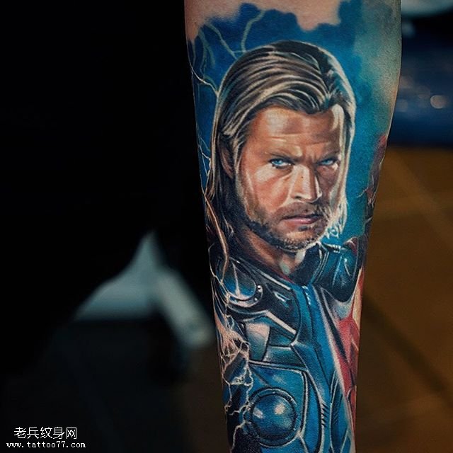 手臂欧美彩绘肖像纹身图案