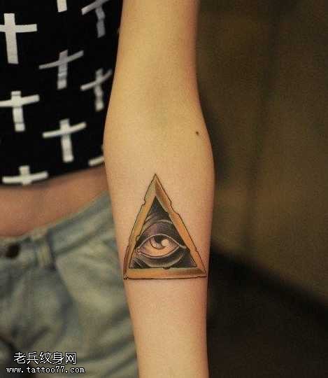 精致的上帝之眼纹身图案