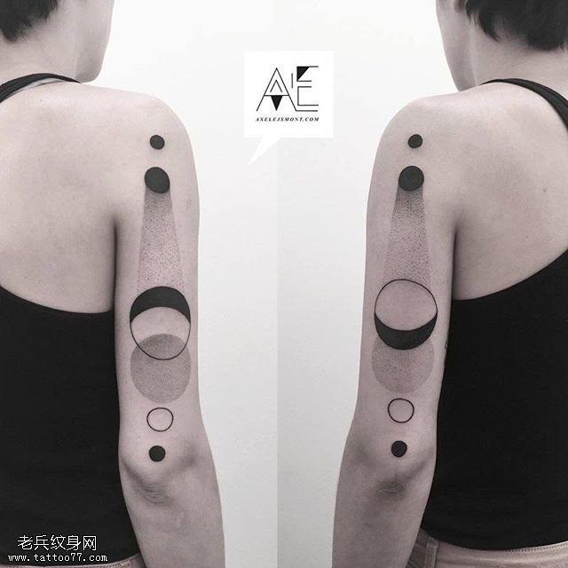 大臂艺术点刺圆纹身图案