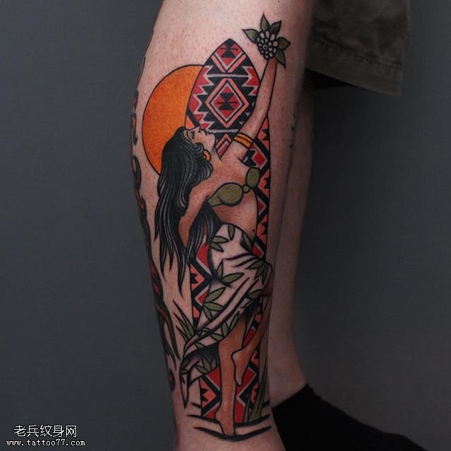 小腿上彩绘部落女子纹身图案