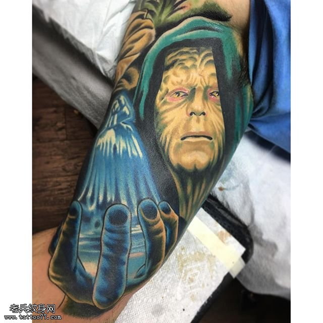 手臂3D恶魔纹身图案