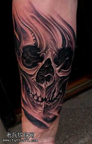 手臂灵魂烟骷髅纹身图案