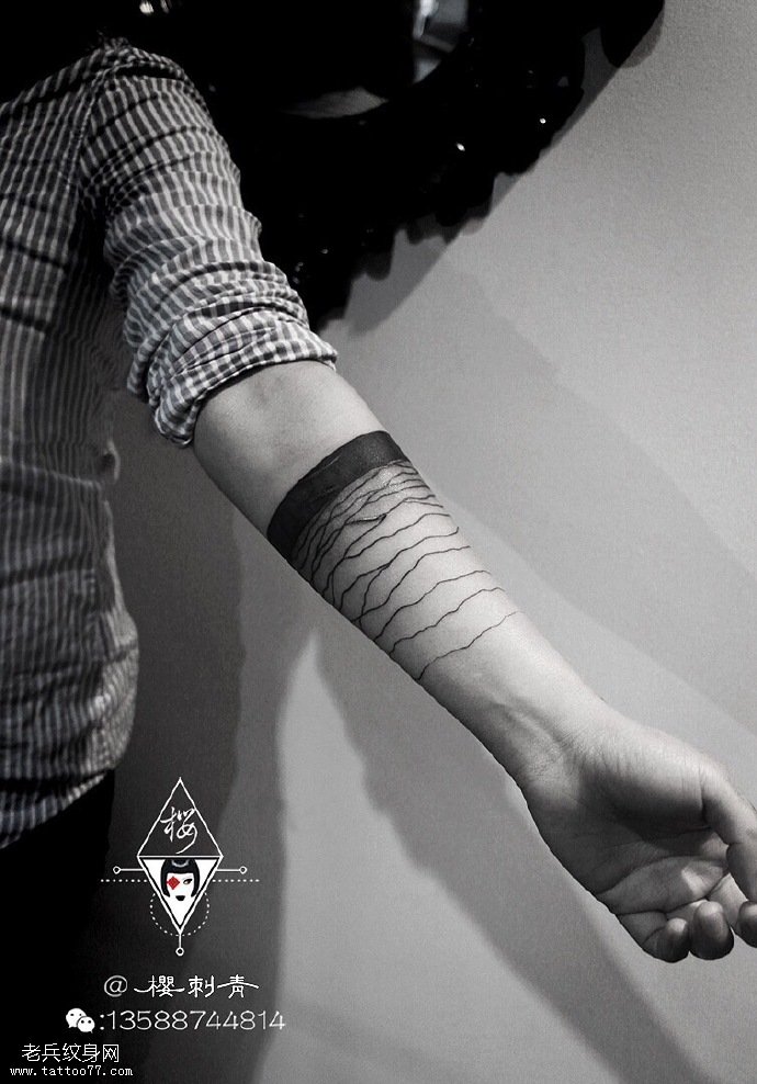 小臂简单线条纹身图案
