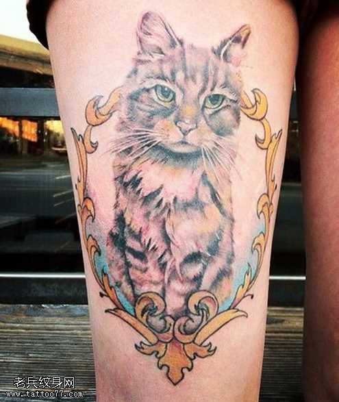 腿部可爱的猫咪纹身图案