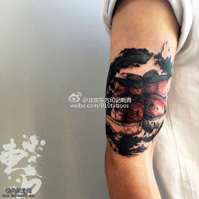 大臂水墨抽象图纹身图案