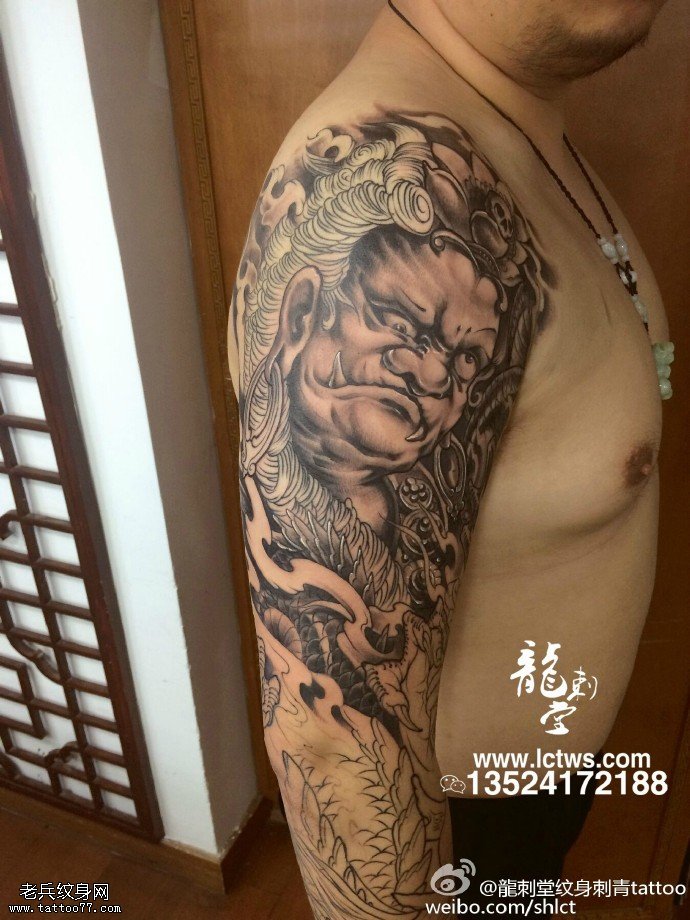 大臂经典不动明王纹身图案