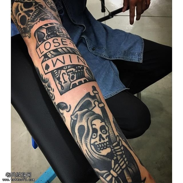 手臂经典扑克牌死神纹身图案
