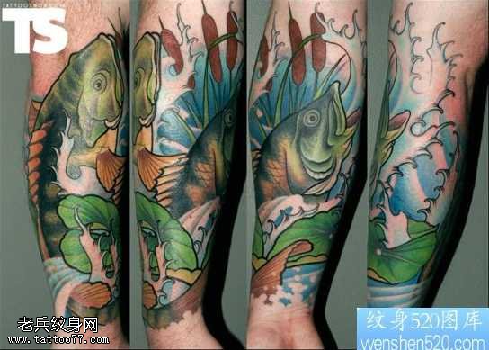 手臂鱼纹身图案
