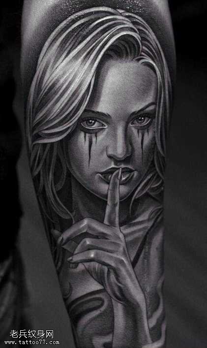 手臂美女肖像纹身图案