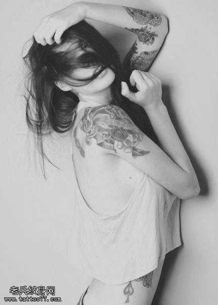 手臂女人纹身图案