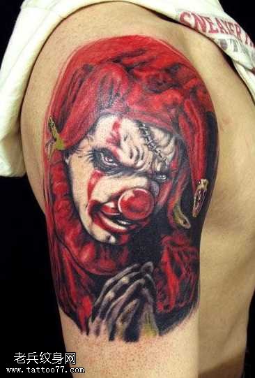 手臂彩色小丑纹身图案
