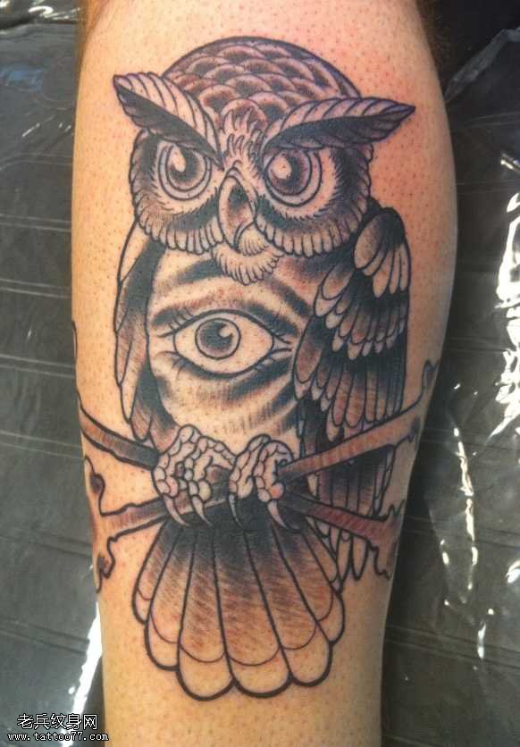 黑灰猫头鹰纹身图案