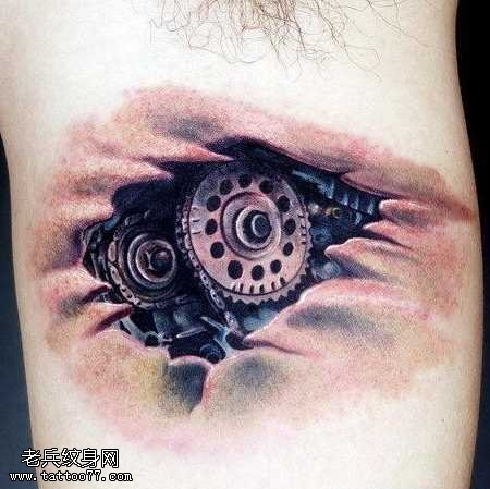 手臂内侧机械纹身图案