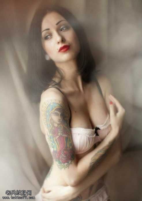 手臂玛利亚纹身图案