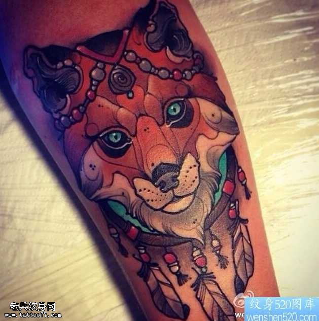 手臂彩色school风格的纹身图案