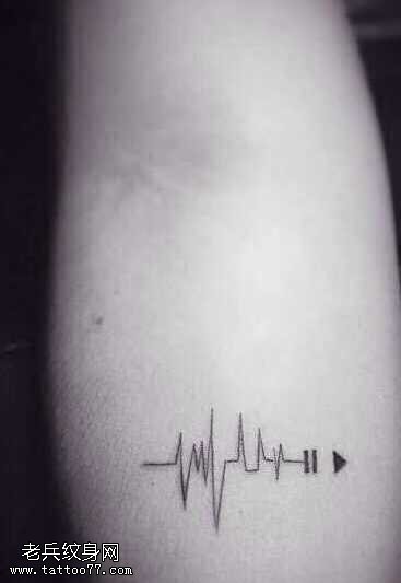 手臂小清新心电图纹身图案