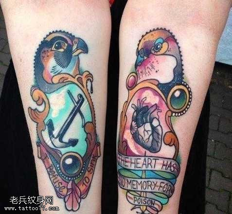 手臂school风格鸟纹身图案