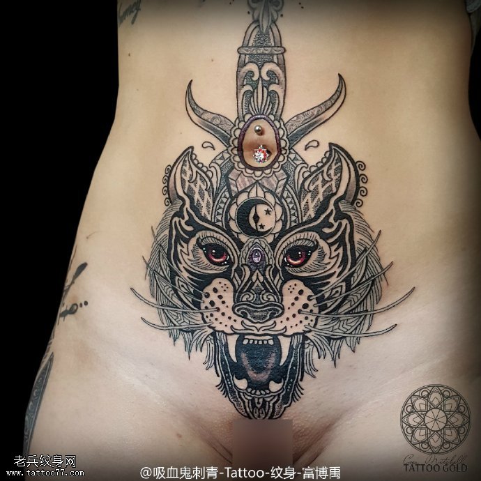 腹部梵花老虎纹身图案