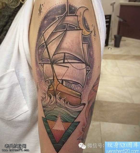 手臂帆船纹身图案