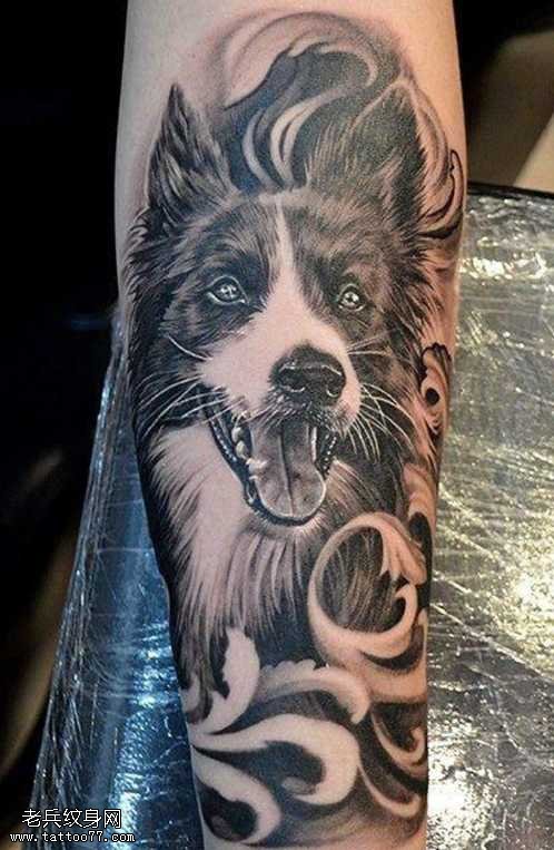 手臂小狗纹身图案