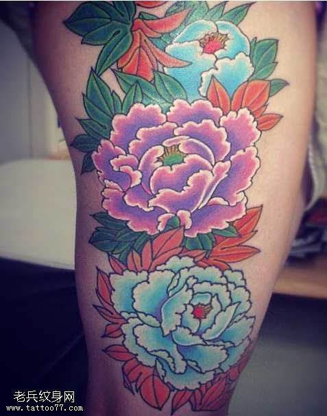 腿部牡丹花纹身图案