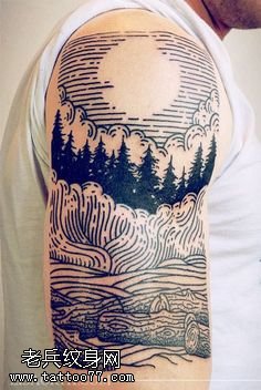 大臂上线条森林纹身图案