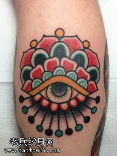 小腿彩绘梵花眼睛纹身图案