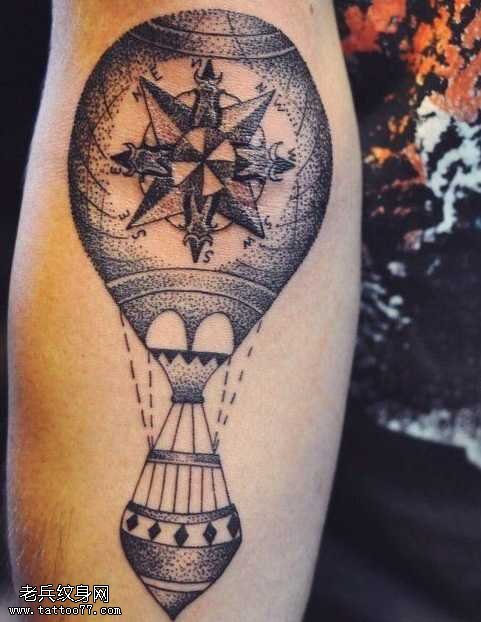 手臂氢气球纹身图案