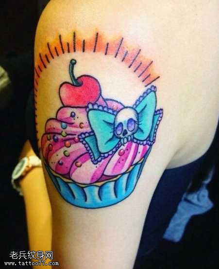 胳膊蛋糕樱桃卡通纹身图案