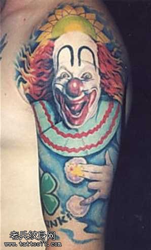 手臂彩色小丑纹身图案
