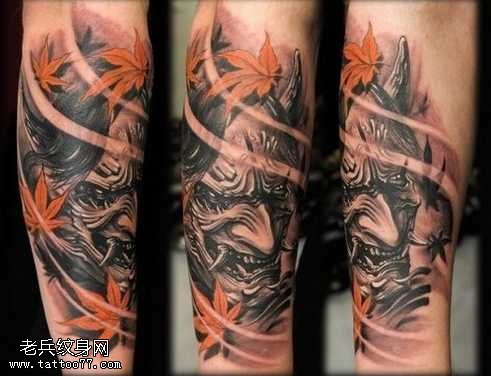 腿部枫叶般若纹身图案