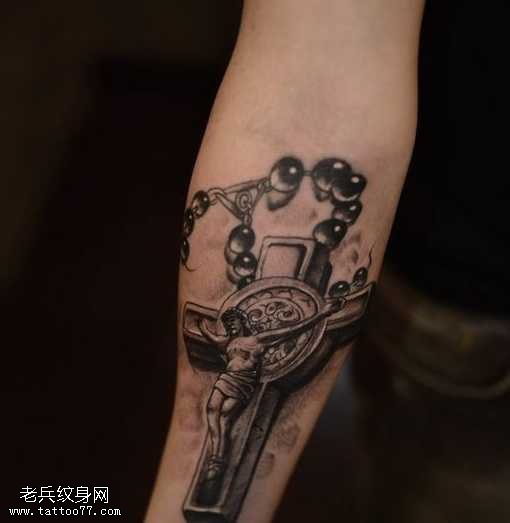 手部十安架耶稣纹身图案