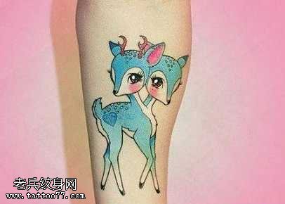手臂小鹿纹身图案