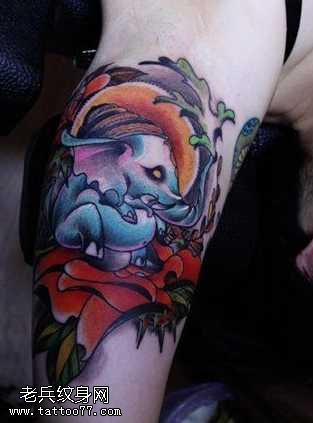 手部小象纹身图案