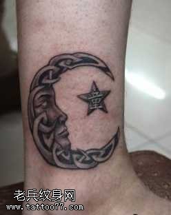 腿部月亮星星纹身图案