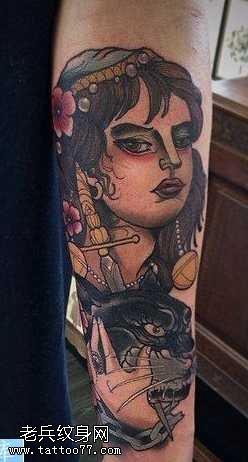 手臂女郎纹身图案