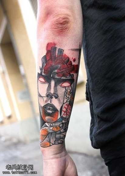 手臂欧美纹身图案