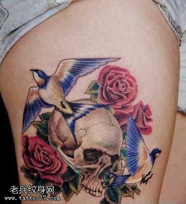 腿部骷髅玫瑰花纹身图案
