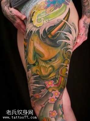 腿部般若樱花纹身图案