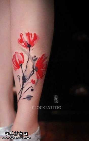 腿部彩色罂粟花纹身图案