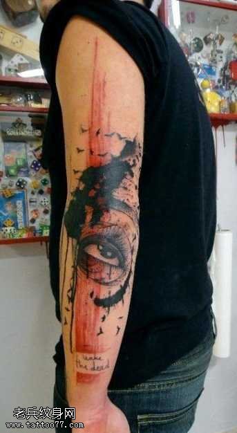 手部之特别风格眼睛纹身图案