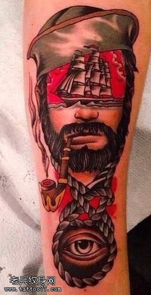 手臂彩色水手纹身图案