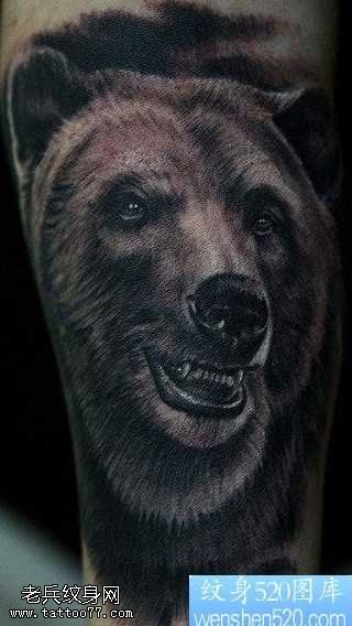 腿部大灰熊纹身图案