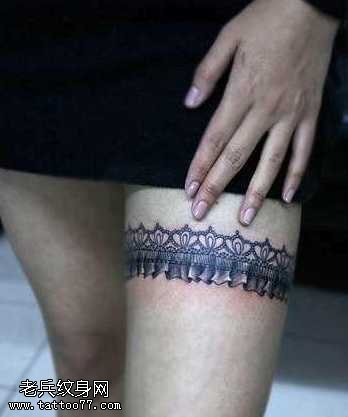 腿部蕾丝纹身图案