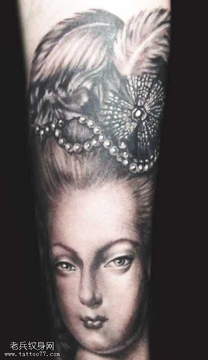 手臂肖像纹身图案