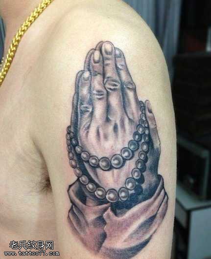 手臂佛手珠链纹身图案