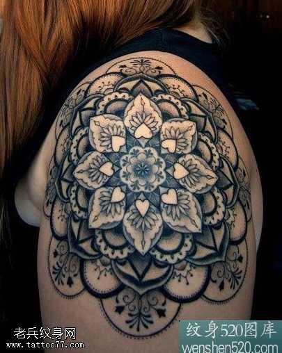 手臂曼花图腾纹身图案