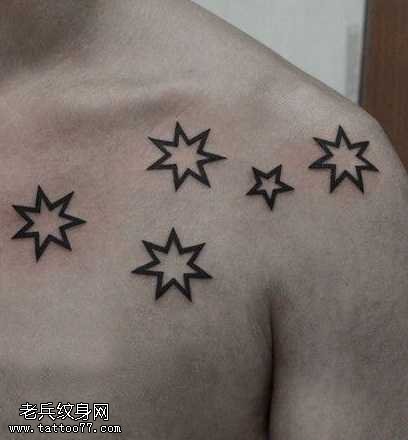 胸前星星图腾纹身图案