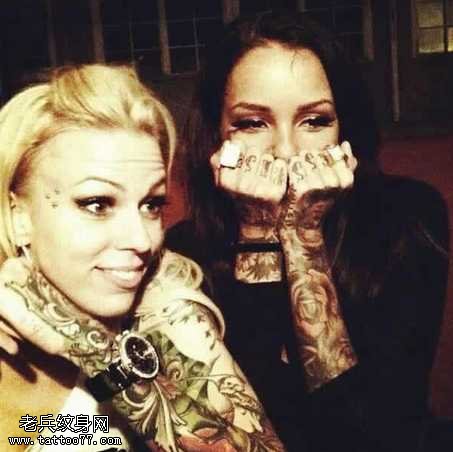 手臂闺蜜的性感纹身图案